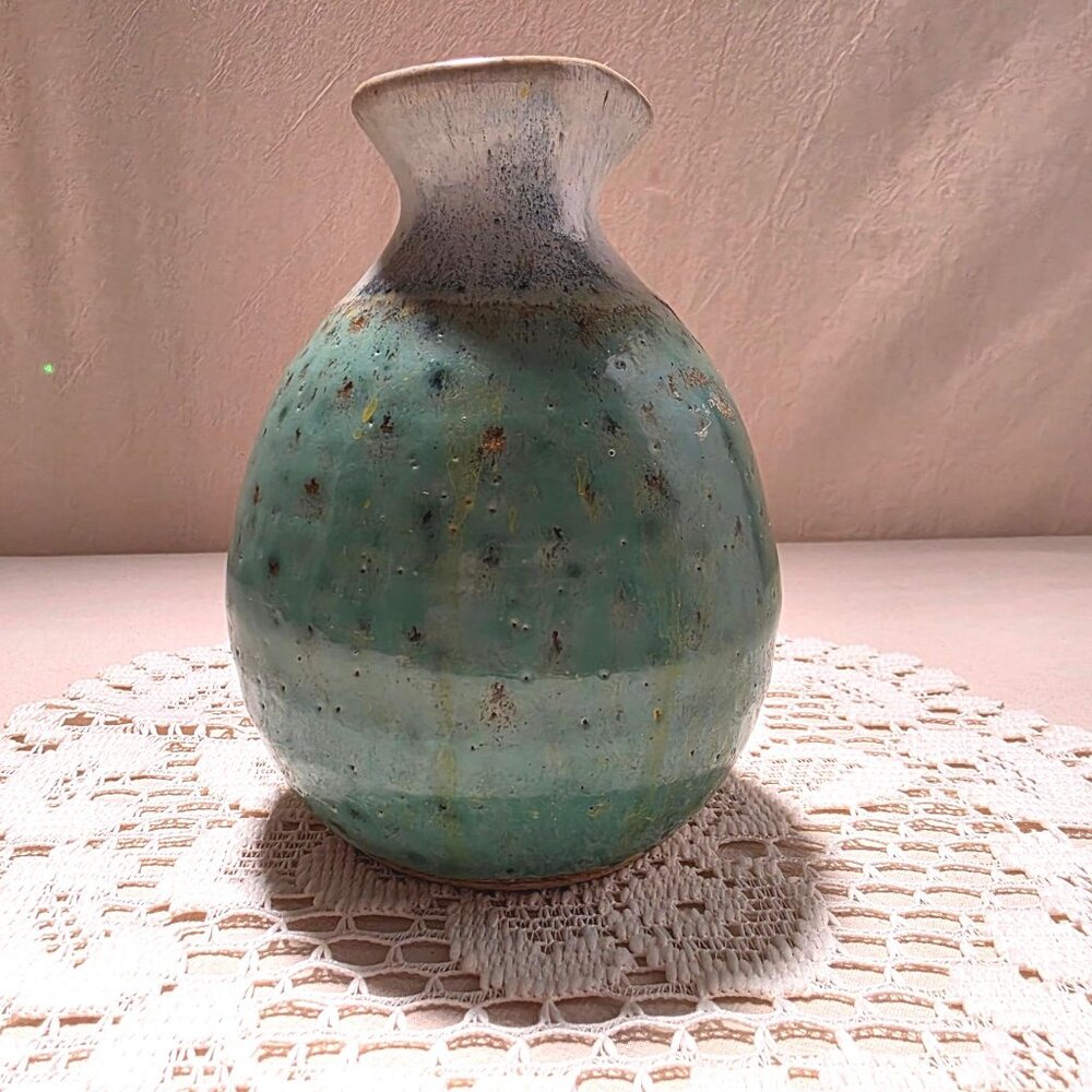 Vintage STC Japan Ceramic Vase With Speckled Green & White Glaze 6" Tall - Picture 4 of 6